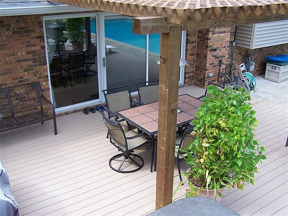 5th image of 708 S Iroquois Dr