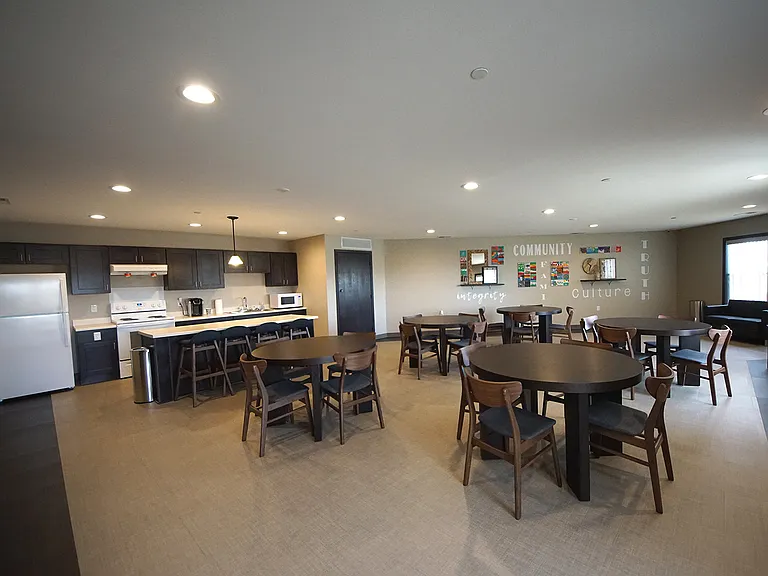 Grand Terrace Apartments — Photo 4