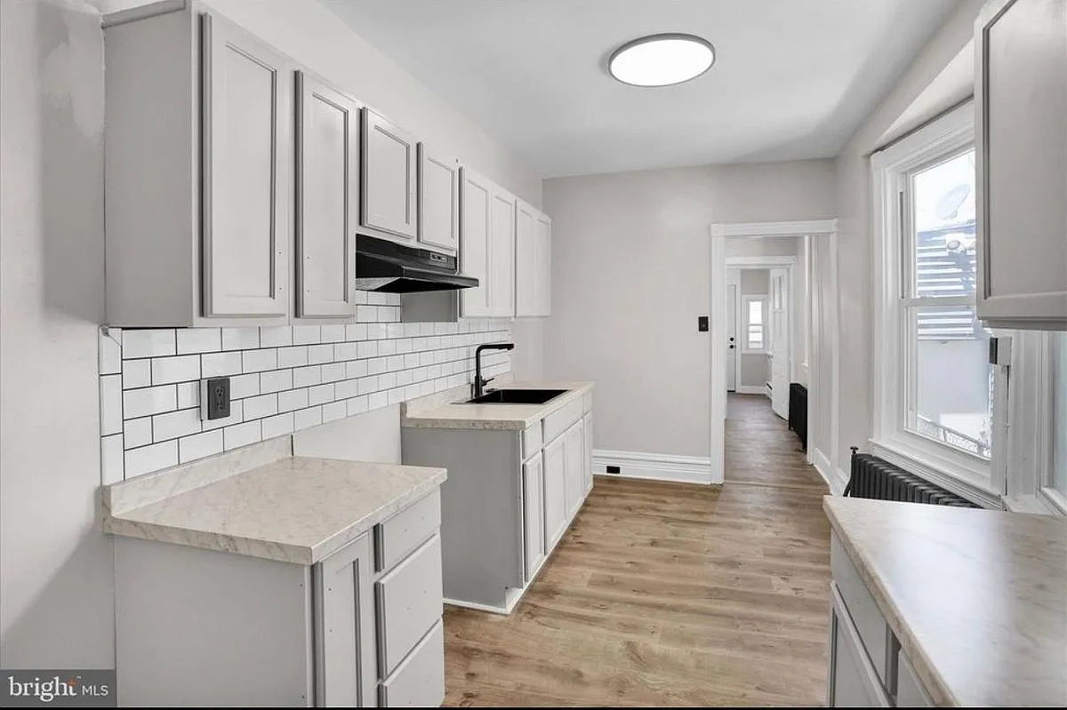 4 bed, 1.5 bath, 1448 sqft, $1,700 — Photo 3
