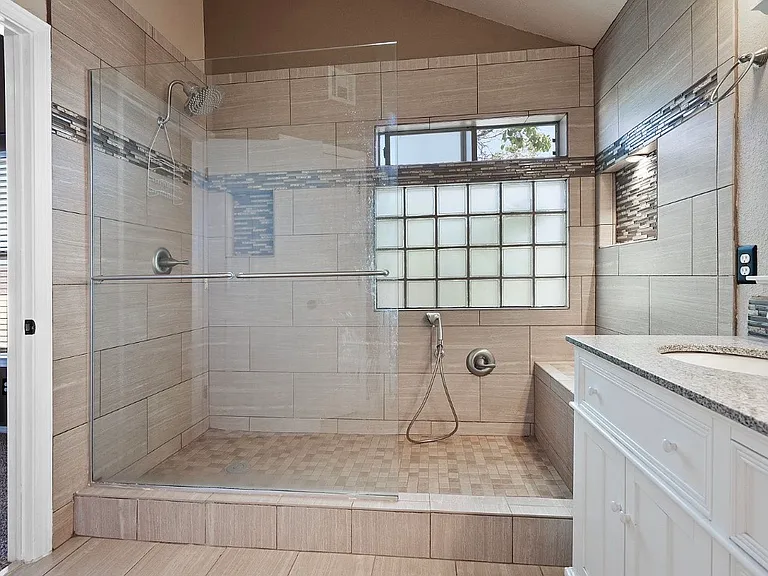12517 Sun Spirit Dr — Photo 32