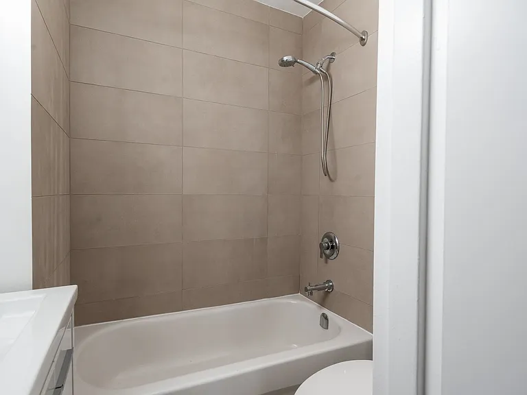28 Maynard Ave #50109A-303 — Photo 9