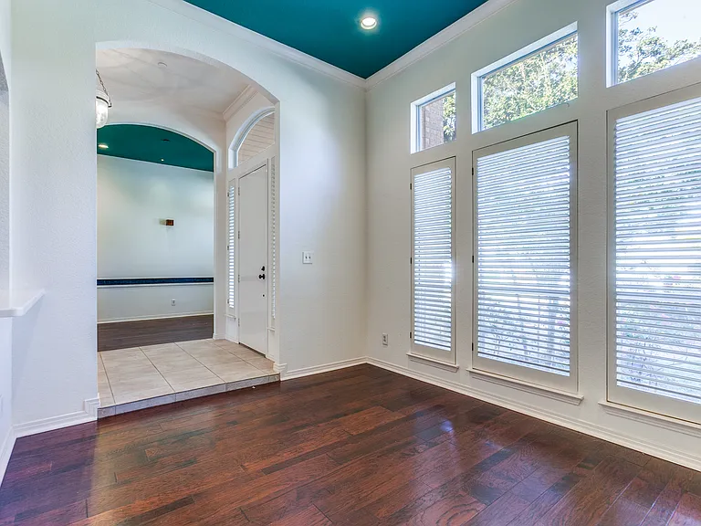 4004 Winter Park Ln — Photo 3