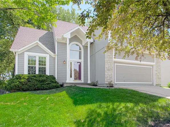 14565 S Summit St, Olathe, KS 66062