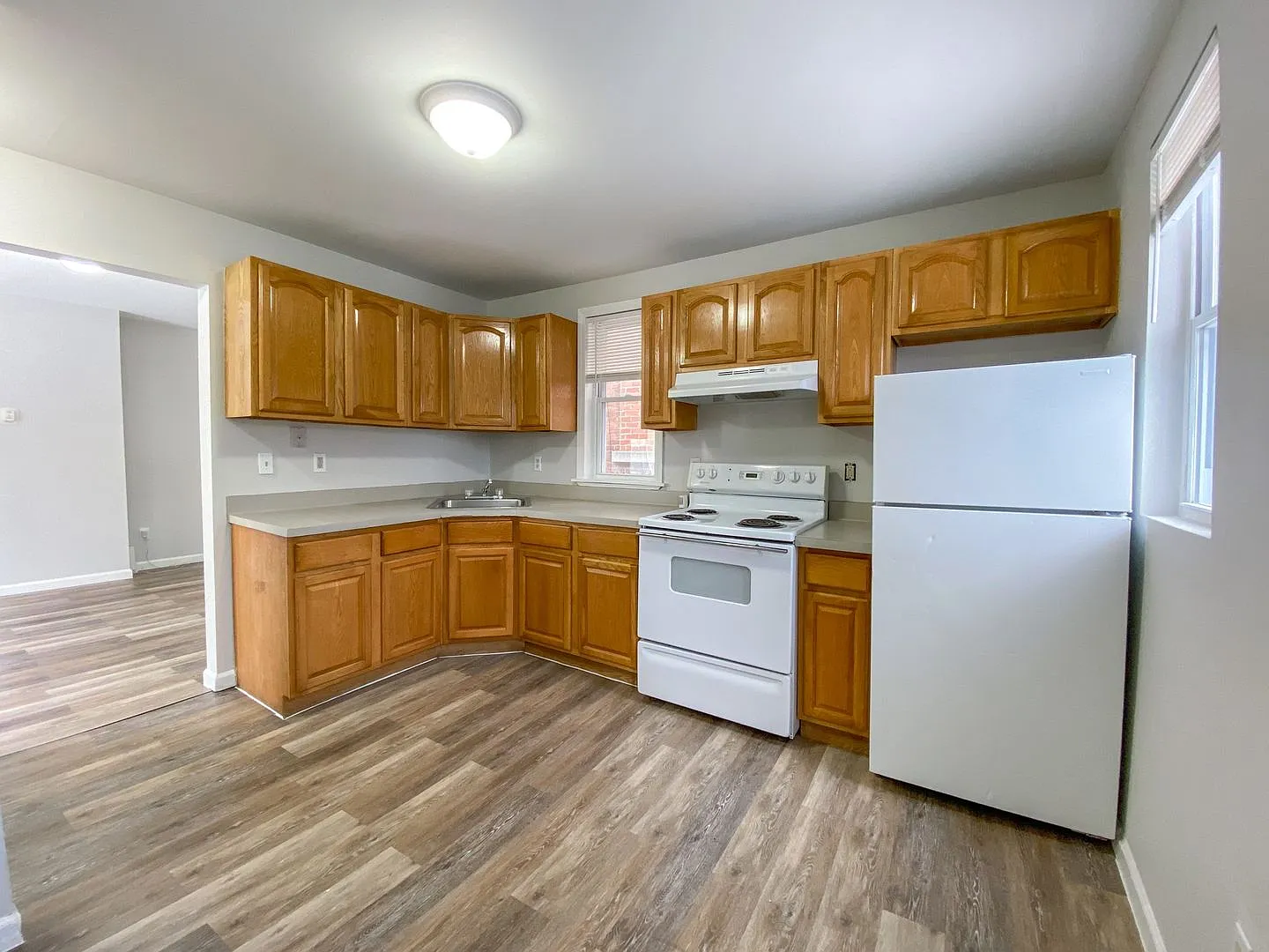 Gorgeous single-family home near Hartford Hospital — Photo 2