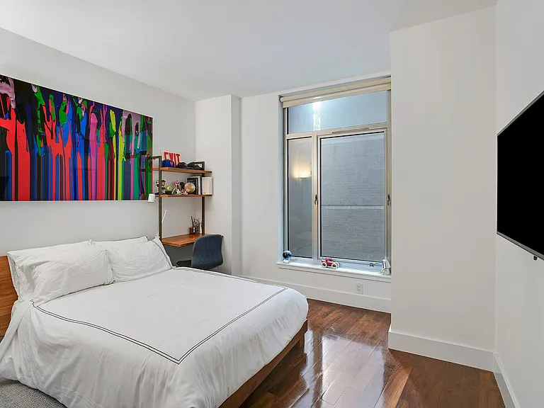 21 E 1st St #301 — Photo 7