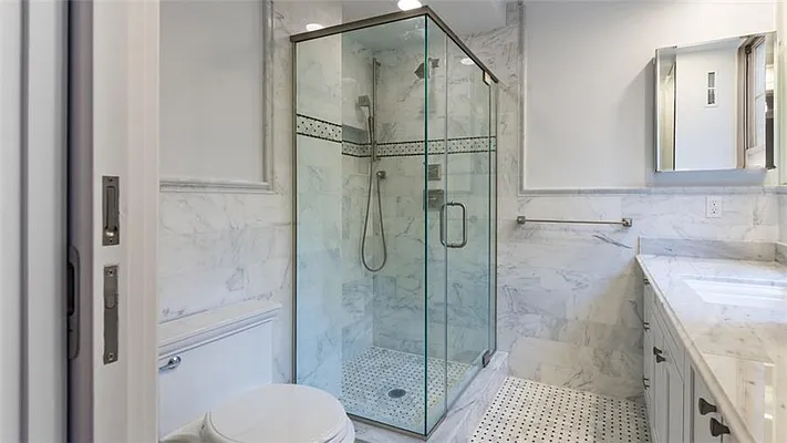 Sold by Fenwick Keats Real Estate | media 18