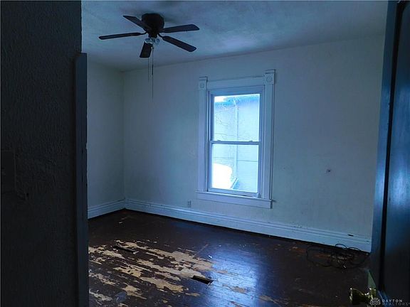 3rd image of 1521 W 1st St