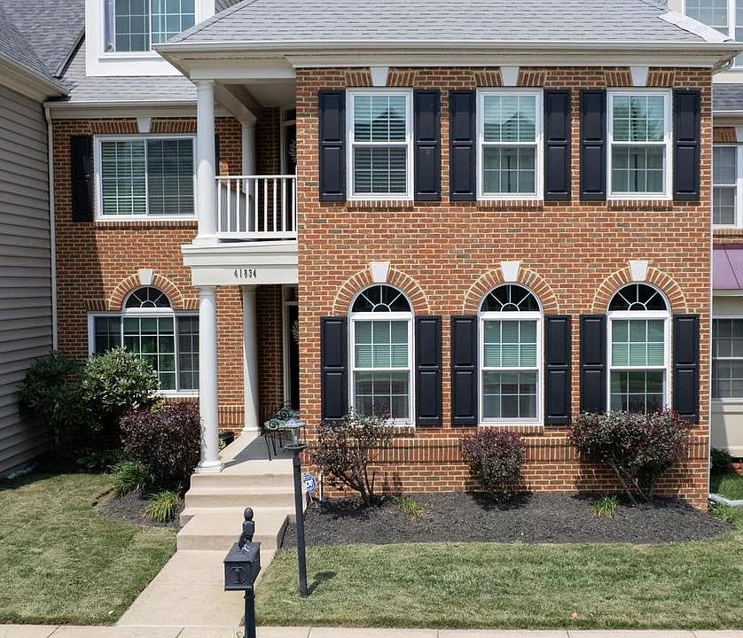 1st image of 41834 Bristow Manor Dr