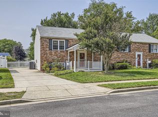 240 Inlet Dr, Pasadena, MD 21122