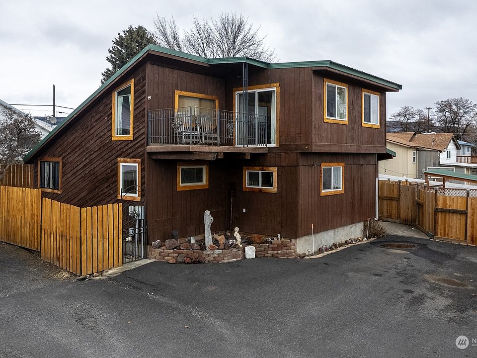 1st image of 118 W Kelso