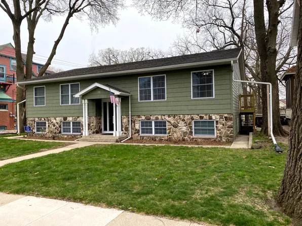 211 N 3rd St #1, Clear Lake, IA 50428