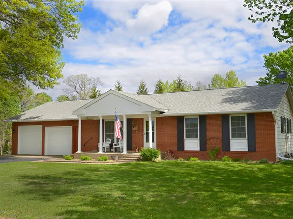 101 Hazelwood Dr, Wyanet, IL 61379