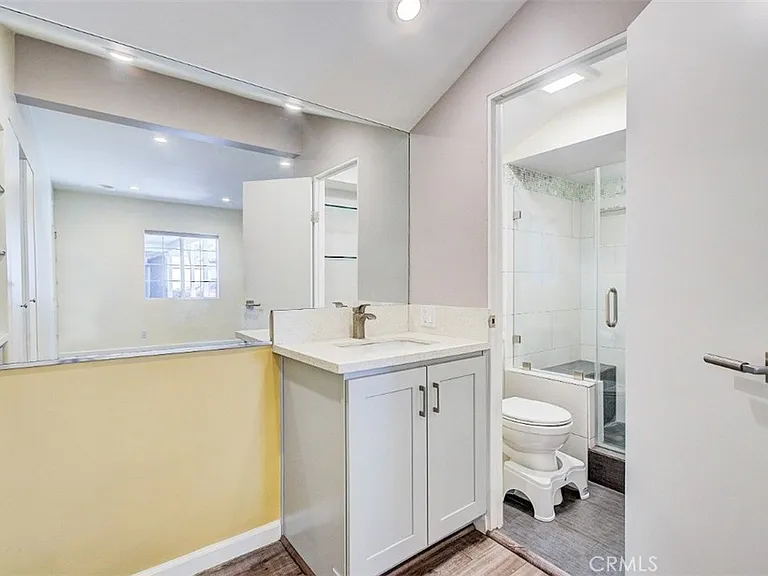 6854 Gentry Ave #ADU — Photo 12