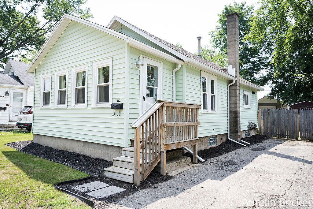 1312 Whiting St SW, Wyoming, MI 49509 Zillow