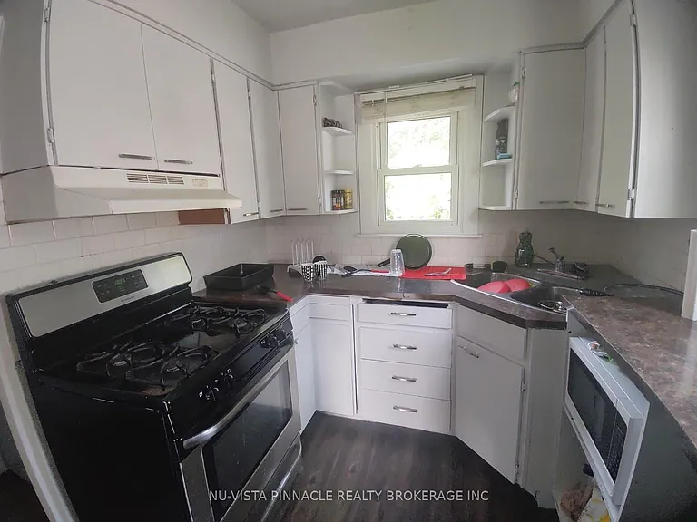 759 Curry St — Photo 2