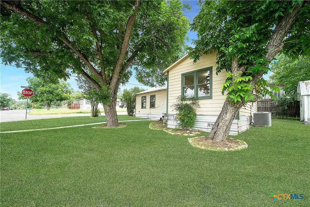 3 bed, 2.0 bath, 866 sqft, $1,400 — Photo 4
