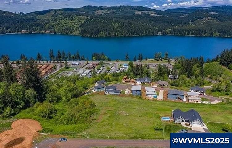 2nd image of 43743 Viewpoint Ln