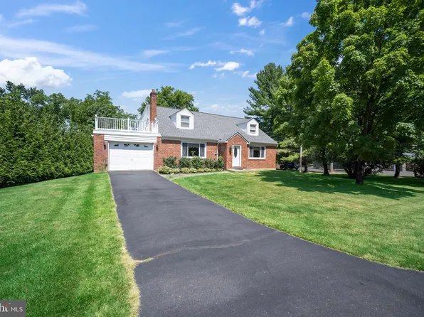 912 Fairview Ave, Feasterville, PA 19053