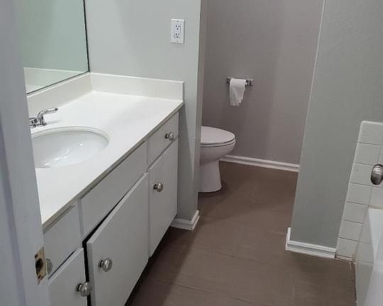 3rd image of 152 S Oakhurst Dr APT 201