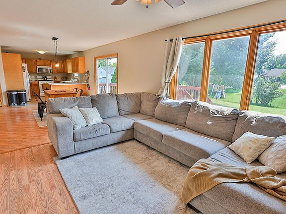 2nd image of 2934 SW Glenbrooke Blvd