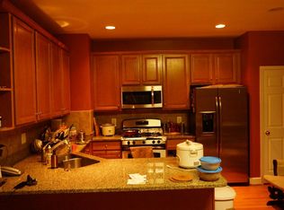 2450 Acorn Hollow Ln, Herndon, VA 20171