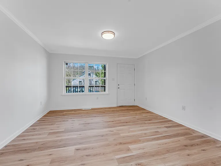 138 Putnam St — Photo 17