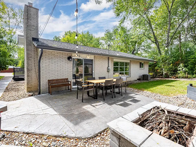 18836 Webster Ave — Photo 34
