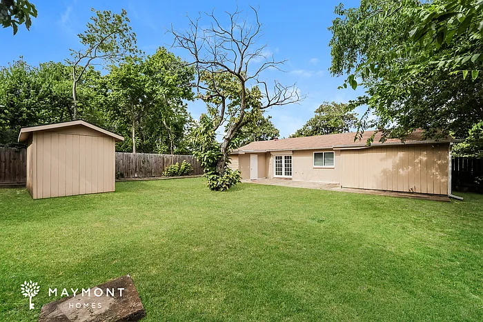 414 Hastings Dr — Photo 14