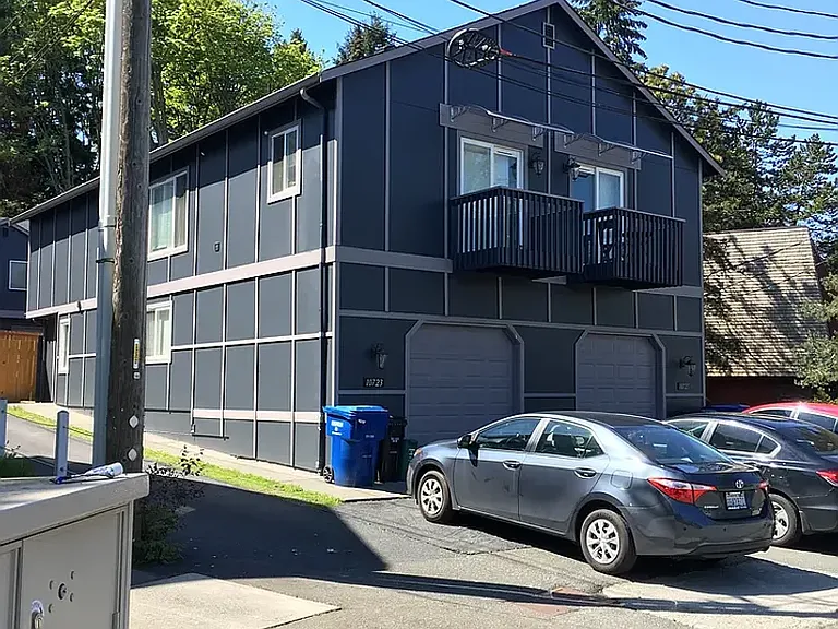 10723 Burke Ave N — Photo 2
