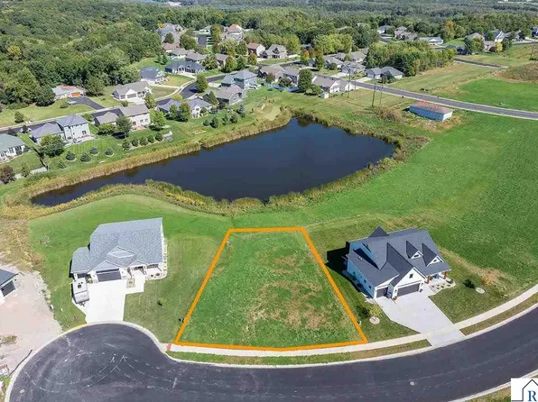 30 N Pointe Ct, Mankato, MN 56003