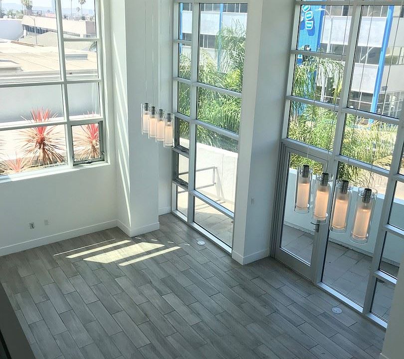 1st image of 1616 N La Brea Ave #302