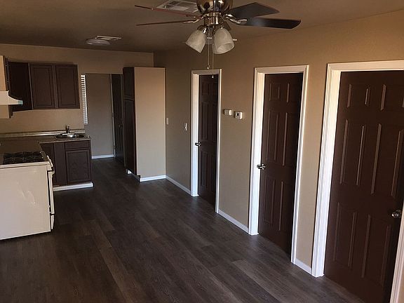 4th image of 529 W Olive Ave