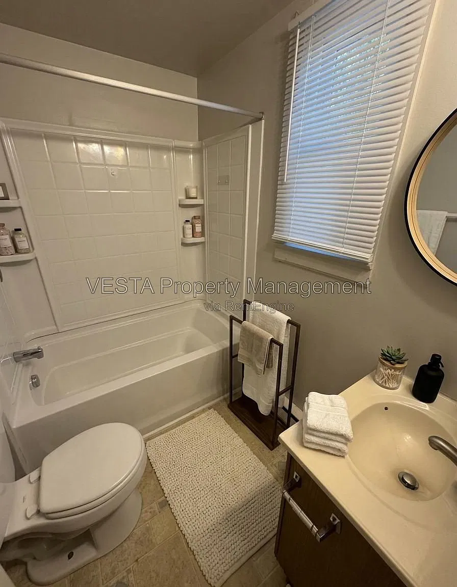 1 bed, 1.0 bath, $1,100 — Photo 4