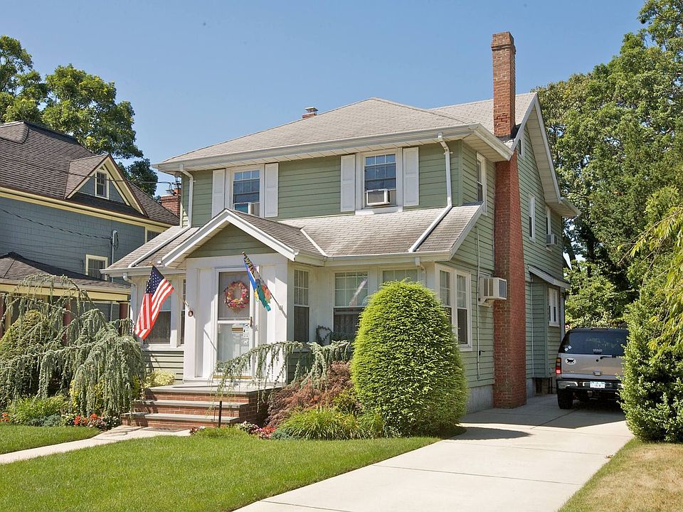 1st image of 24 Irving Pl