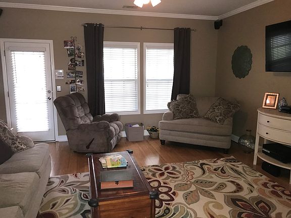 4th image of 9 Marys Ln SE