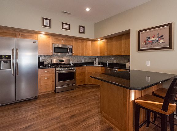 5th image of 3123 Ingalls Ave APT 3C