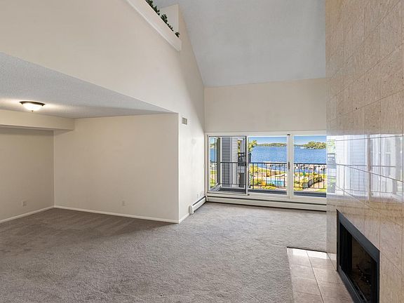 5th image of 603 Lake St Unit 307