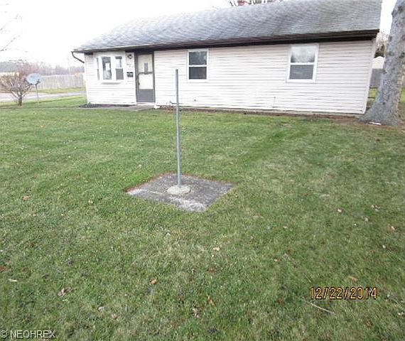 1st image of 901 East Dr