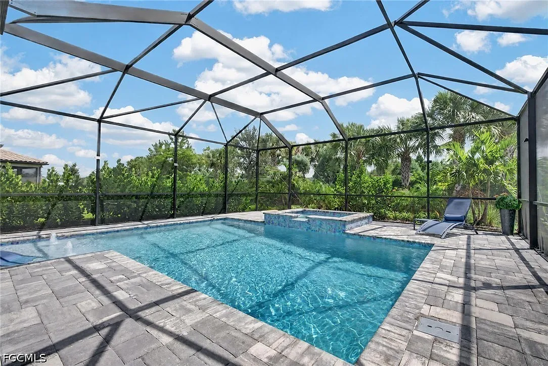 4 bed, 3.0 bath, 2208 sqft, $6,500 — Photo 4