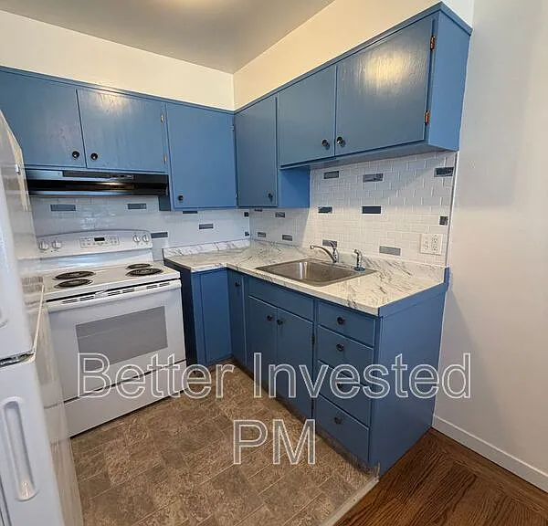 2400 39th Ave #9 — Photo 13