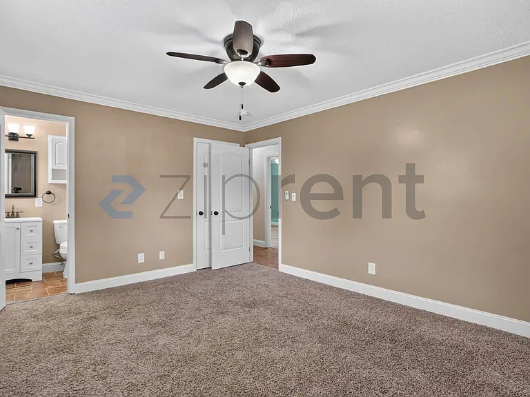 906 Diamond Cir — Photo 13