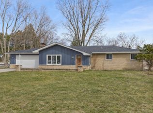 916 Barber Ln, Joliet, IL 60435