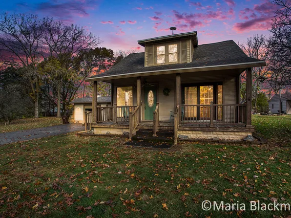 350 W North St, Ionia, MI 48846