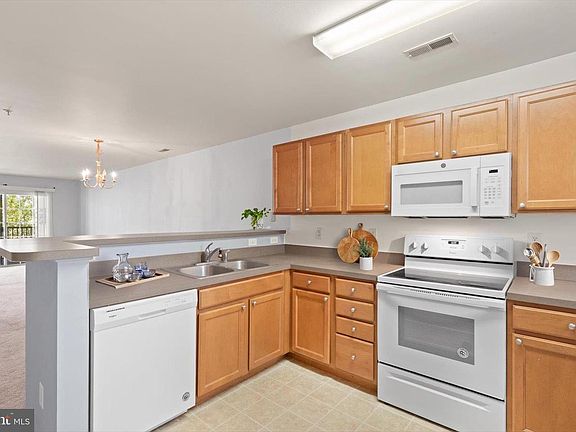 3rd image of 5202 Caitlins Way