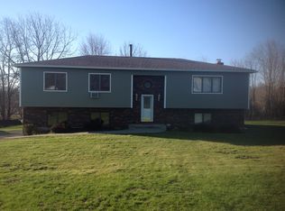 49 Old Overlook Rd, Poughkeepsie, NY 12603