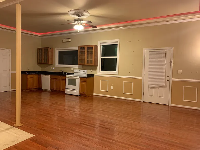 211 Aquahart Rd #B — Photo 3