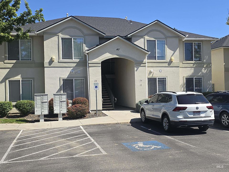 1st image of 1805 E Overland Rd #40
