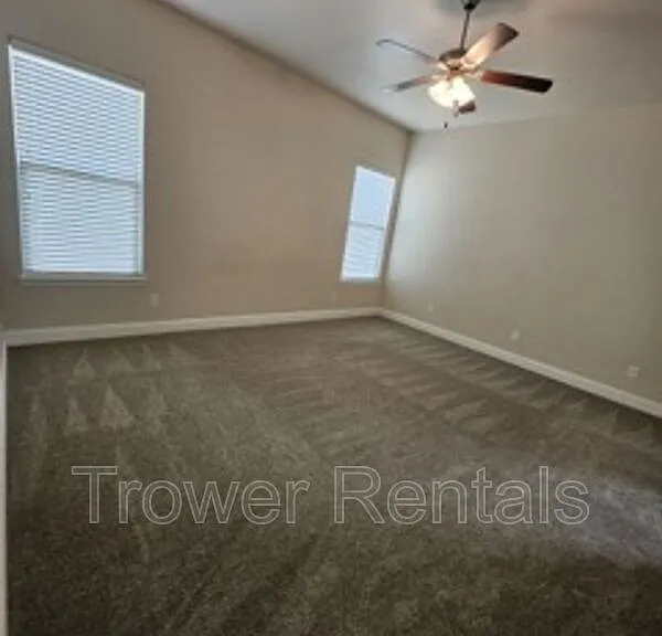 1021 E 90th Ct — Photo 35