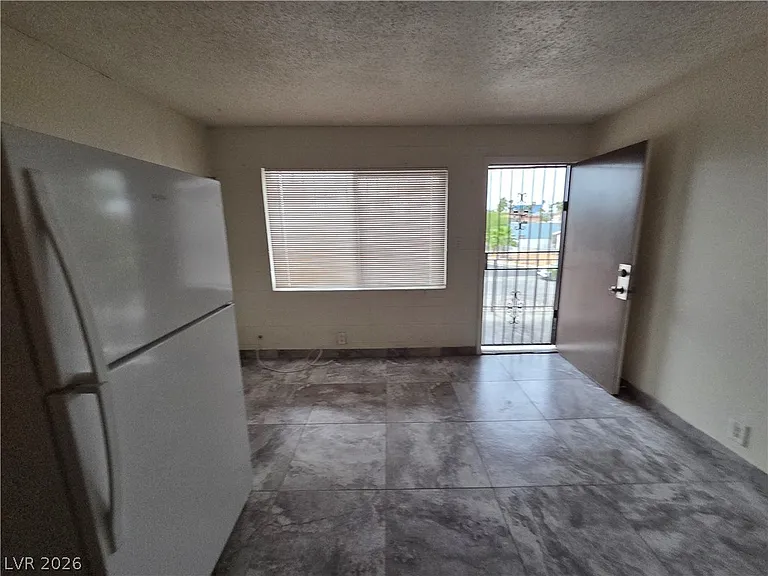 3712 Royal Crest St #6 — Photo 6
