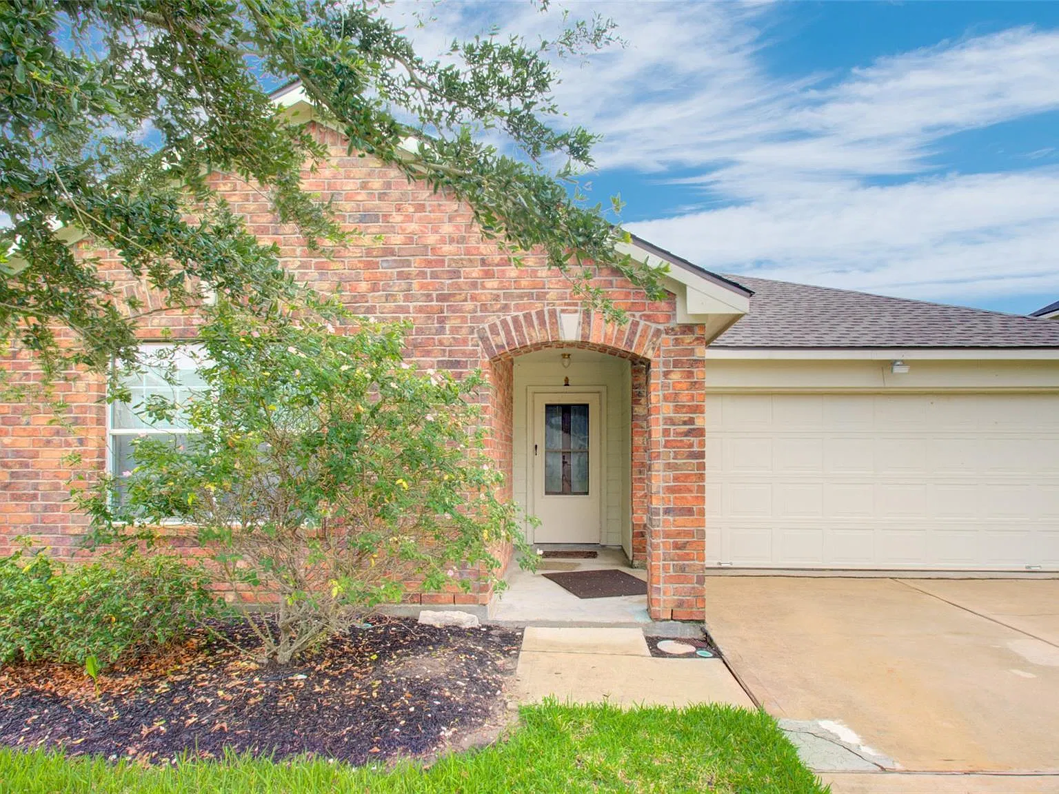 3 bed, 2.0 bath, 1959 sqft, $2,000 — Photo 4